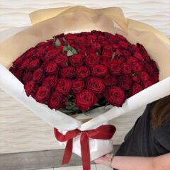 プロポーズの薔薇　１０８本の赤バラ花束